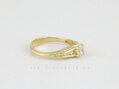 Trvácny prsteň zo žltého zlata vhodný aj ako snubný prsteň