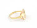 Dvojfarebný zlatý prsteň zo žltého a ružového zlata bez zirkónov.