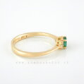 Snubný smaragdový prsteň zo žltého zlata s briliantmi