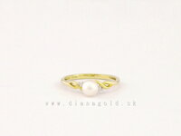 Zlatý prsteň s perlou a dvomi briliantmi