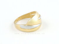 Dvojfarebný zlatý prsteň so zrkadlovo lesklým povrchom