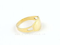Jednoduchý zlatý prsteň zo žltého zlata so zrkadlovo lesklým povrchom