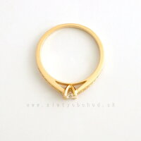 Briliantový prsteň zo žltého zlata s viacerými briliantmi 